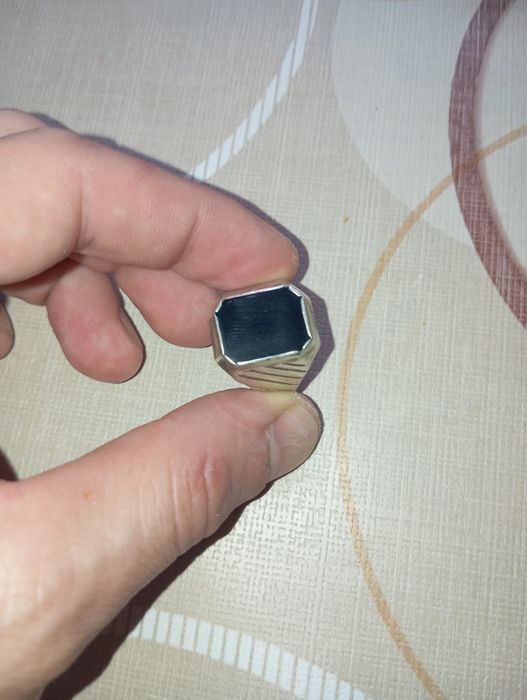 Продам чоловічу печатку