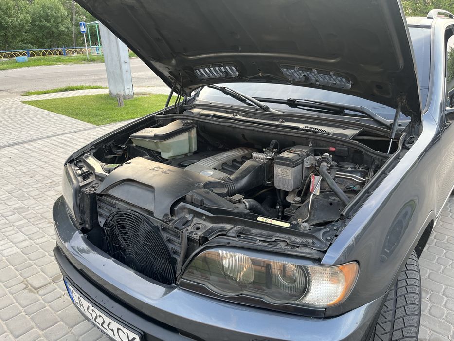 Продам БМВ Х5 е53