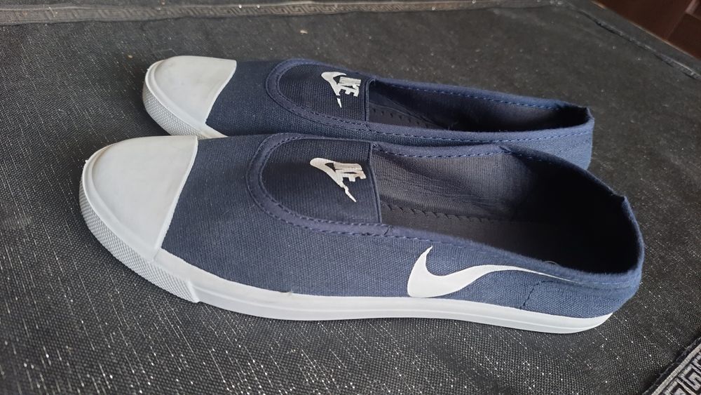 Trampki niebieskie firmy NIKE