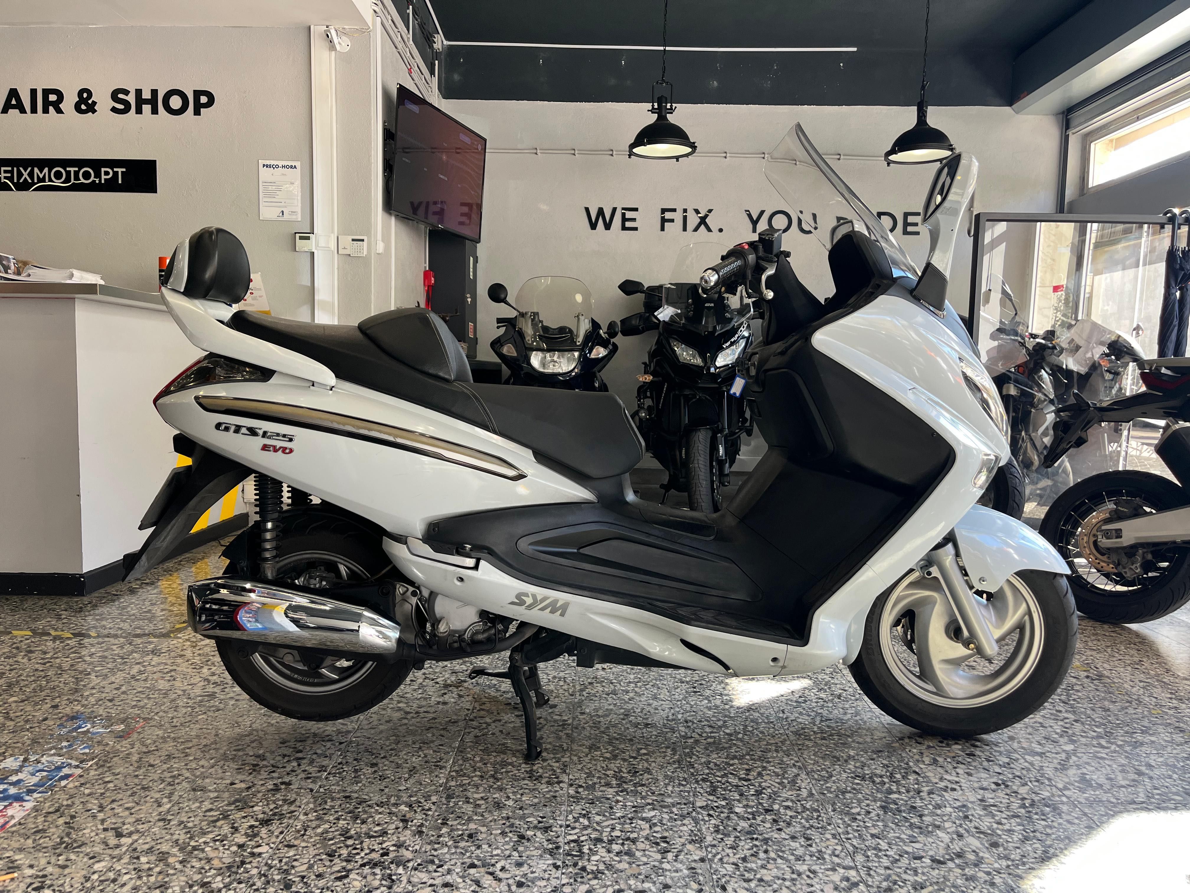 SYM 125 GTS Uma maxi scooter de grande conforto em Óptimo Estado