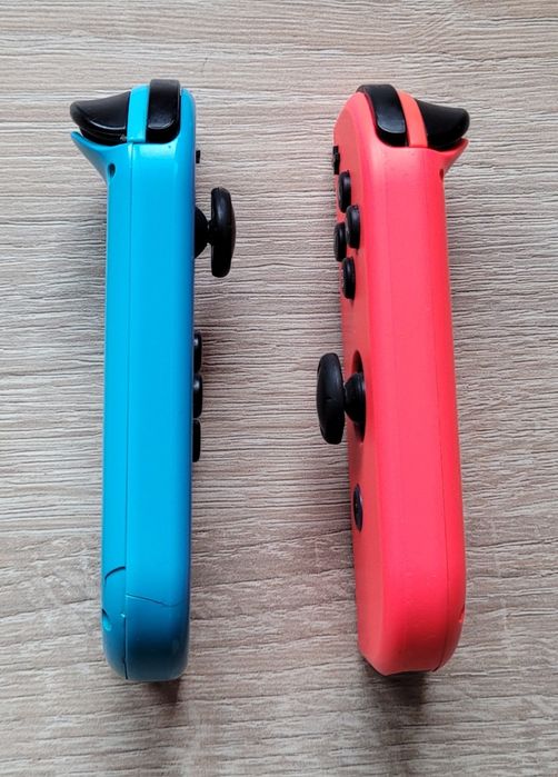 Dwa joy-con firmy Nintendo Switch