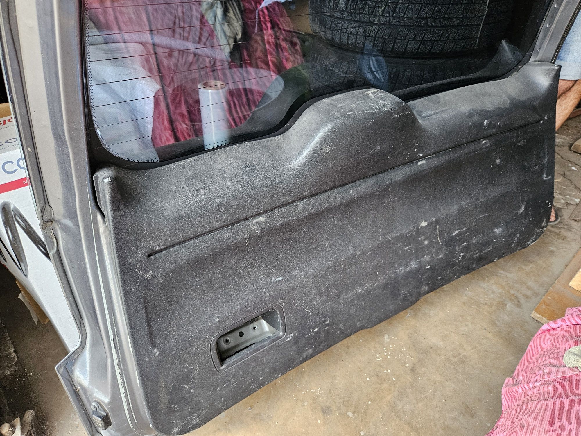 Крышка багажника Mitsubishi Space Star