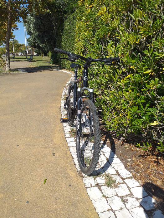 Bicicleta Giant MTB Alumínio