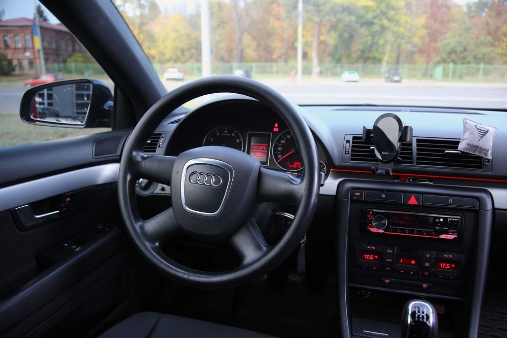 Продам Audi A4 2005