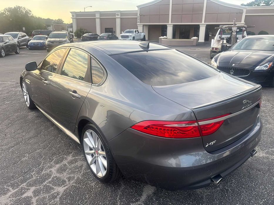 Jaguar XF      2016