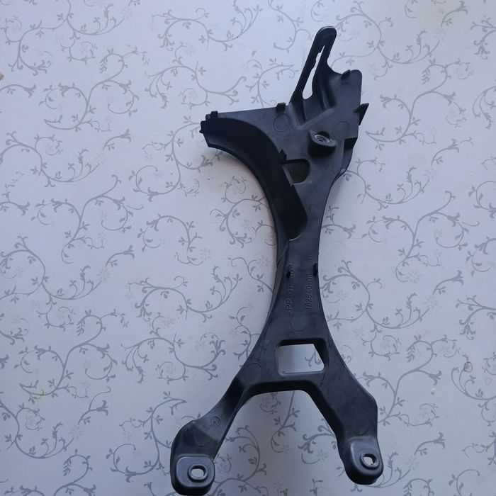 Ślizg mocowanie lampy przedniej Mercedes. E klasa w211