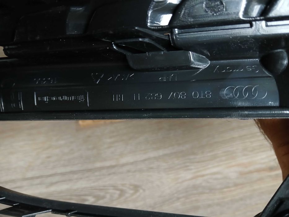 Grelha Nova embalada Original lado direito nevoeiro Audi A5 2012 a 16