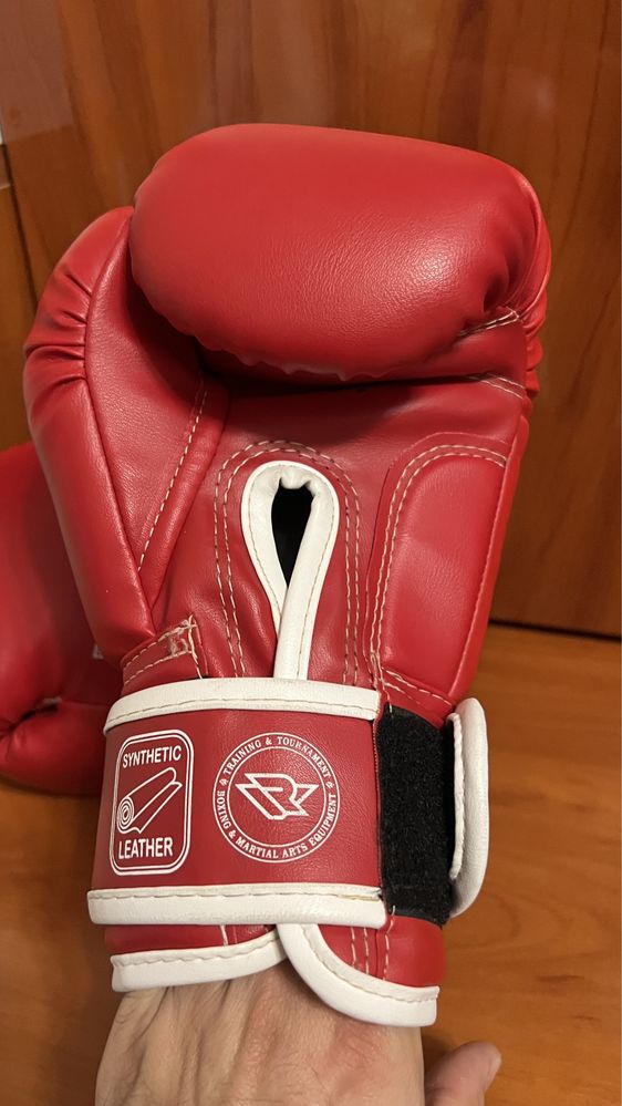 Боксерські рукавиці Reyvel р8, шлем та лапи