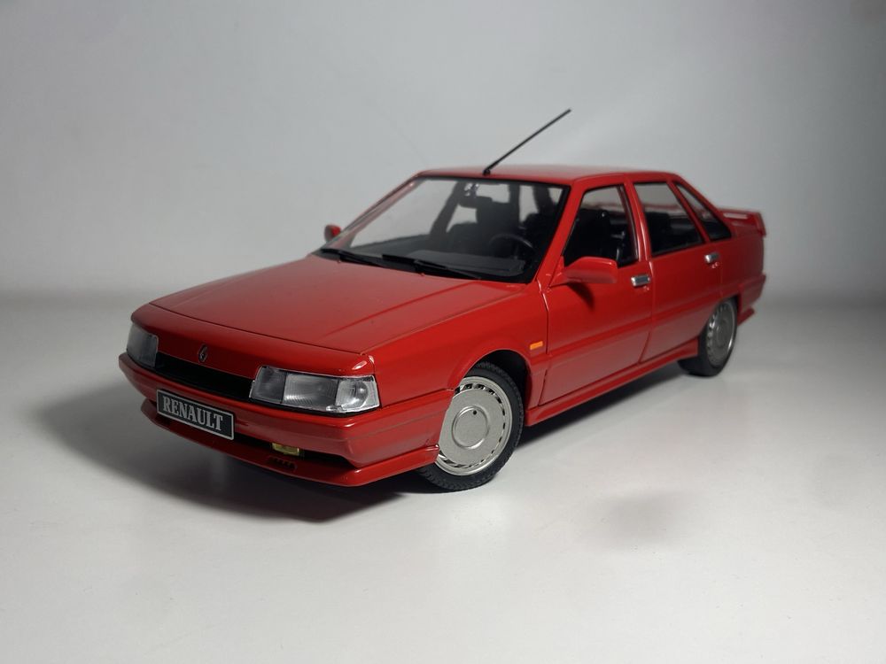 Sprzedam model 1:18 Renault 21 Turbo Solido