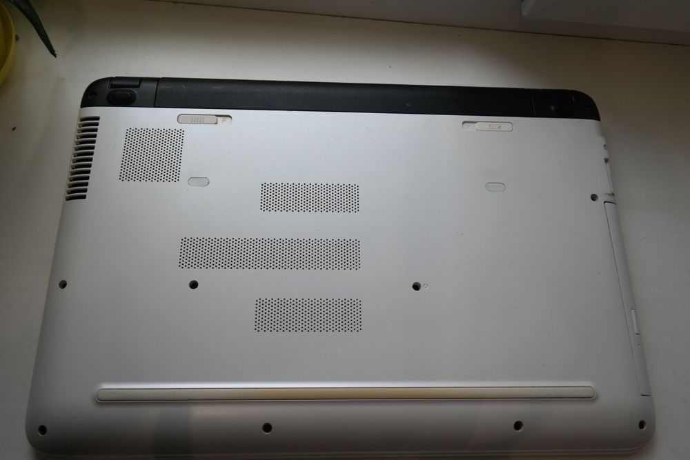 HP 15AB/A8-7410/Radeon R7-m360/ОЗУ-16/ssd-120l/hdd-500/АКБ-2.5-3год