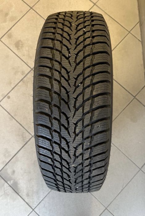 4x opona zimowa 215/70 R 16 Nokian Snowproof 1
