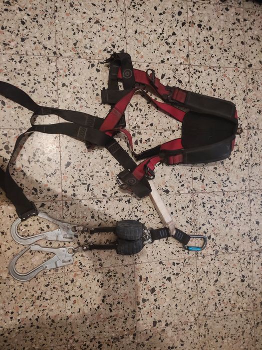 Arnês de Segurança EDGE Safety Equipment + Duplo Talabarte com Mosquet