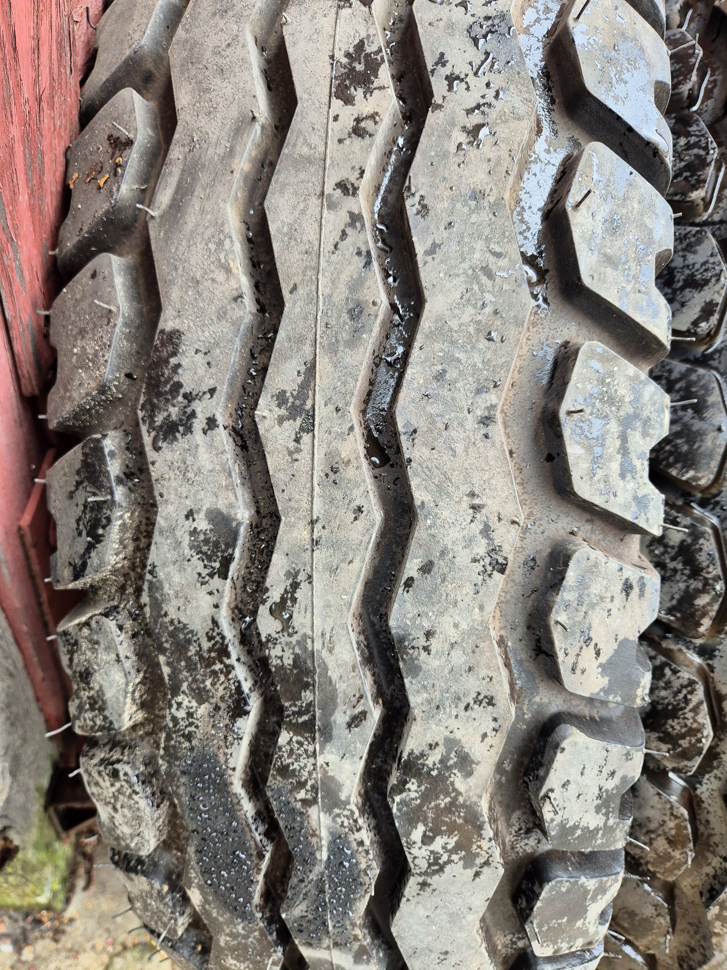 Opony 10.50-16  10.50r16