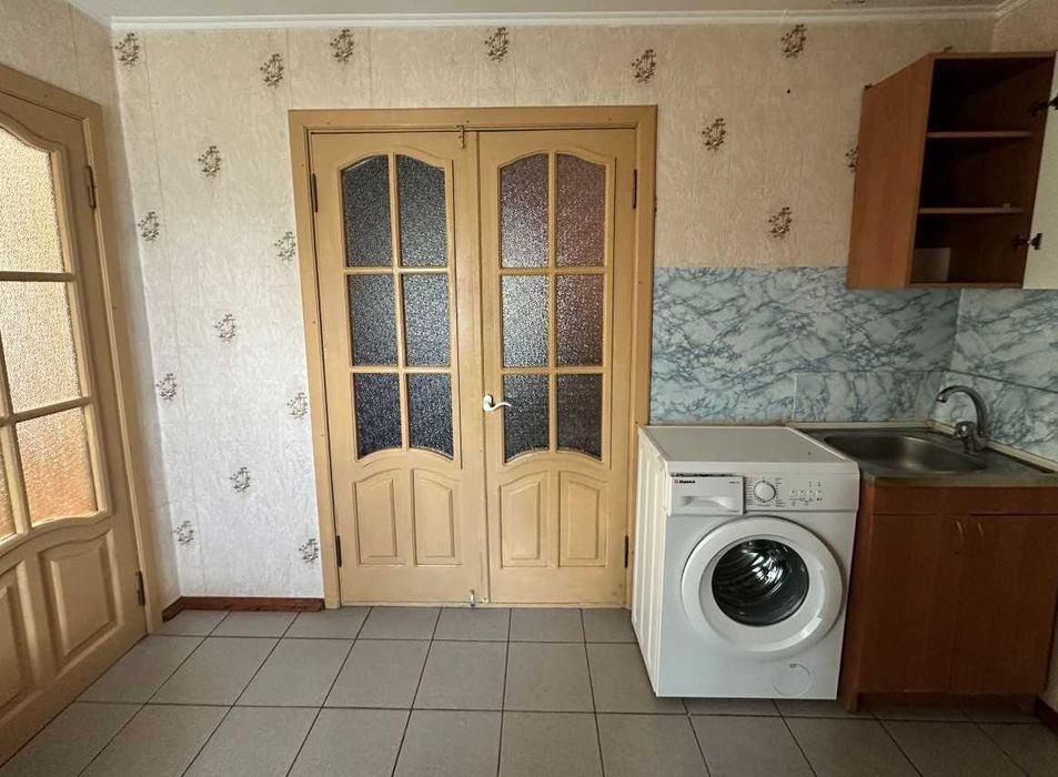 Гарна однокімнатна квартира в центрі Корабельного! Оренда!