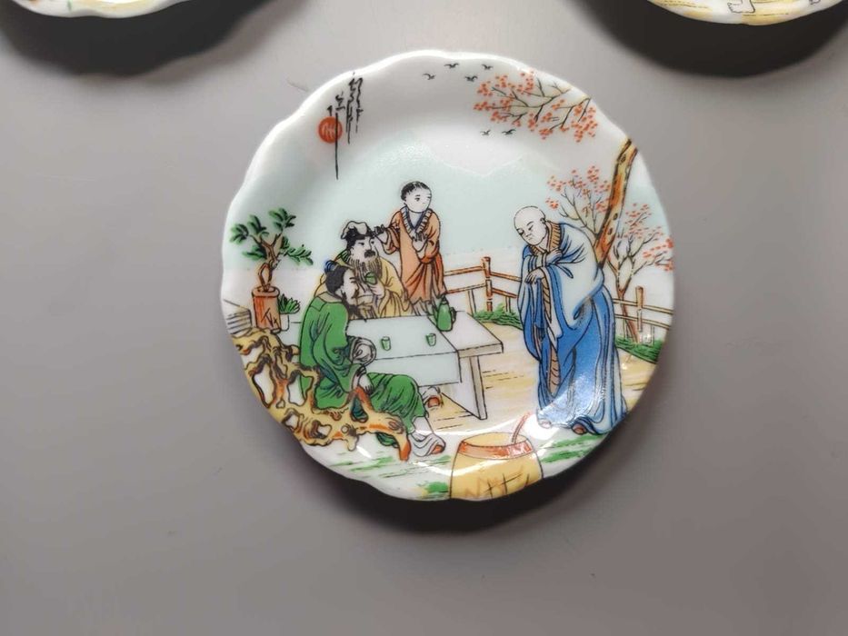 Conjunto de Pratinhos em Porcelana Oriental – Pintura Tradicional