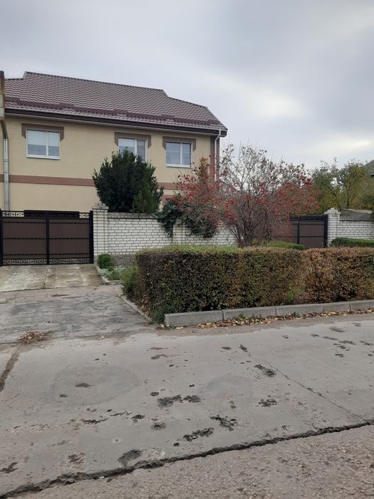 Продаж будинку на селищі Гірничному