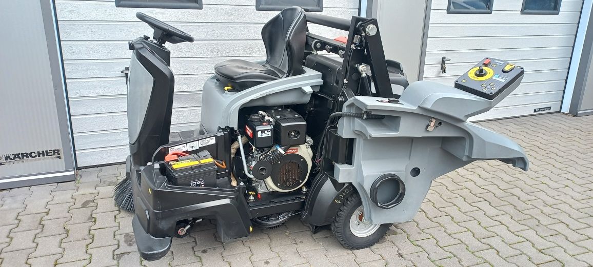 Zamiatarka Karcher km 105/110  R D