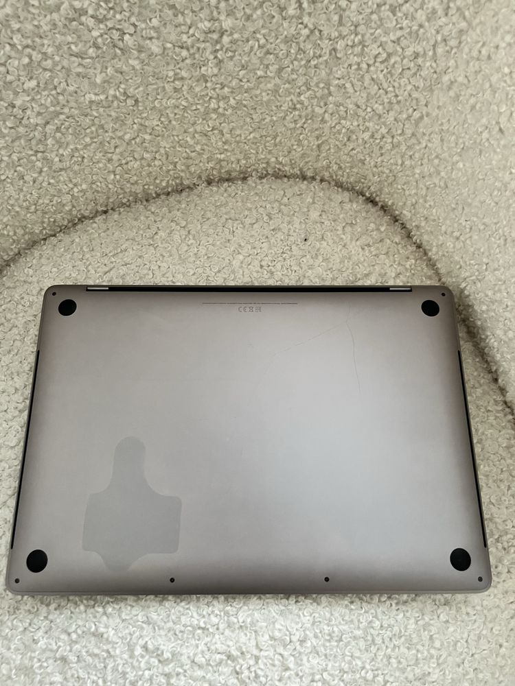 Macbook pro 15 2018 touch bar core i7 16/512gb Radeon pro 560x 4gb