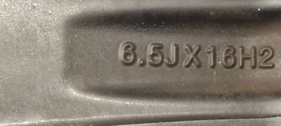 422 Felgi aluminiowe TOYOTA R 16 5x114,3 Bardzo Ładne Czarne