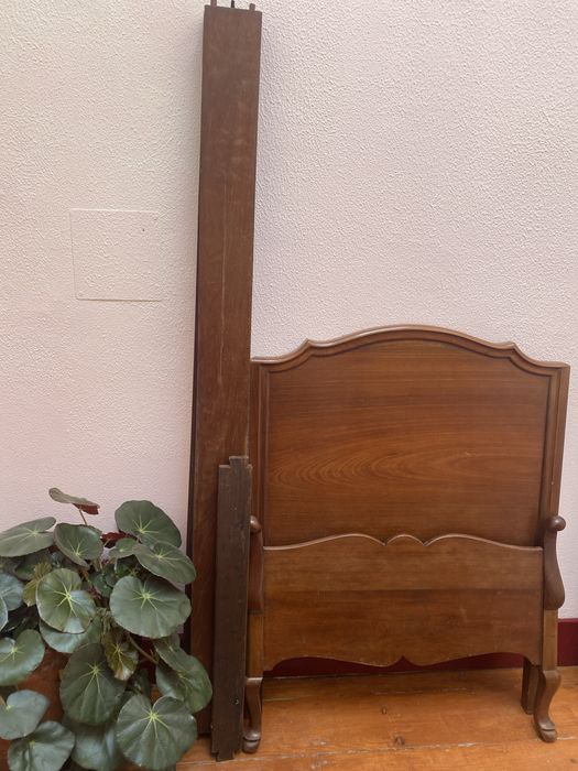 Cama de criança e berço de grades