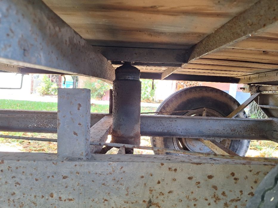 Atrelado agrícola Tribasculante 5000 kg