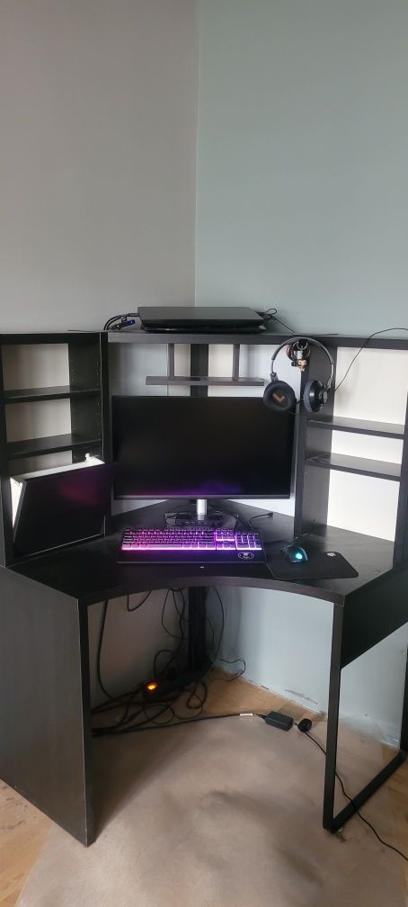 Biurko narozne Micke Ikea