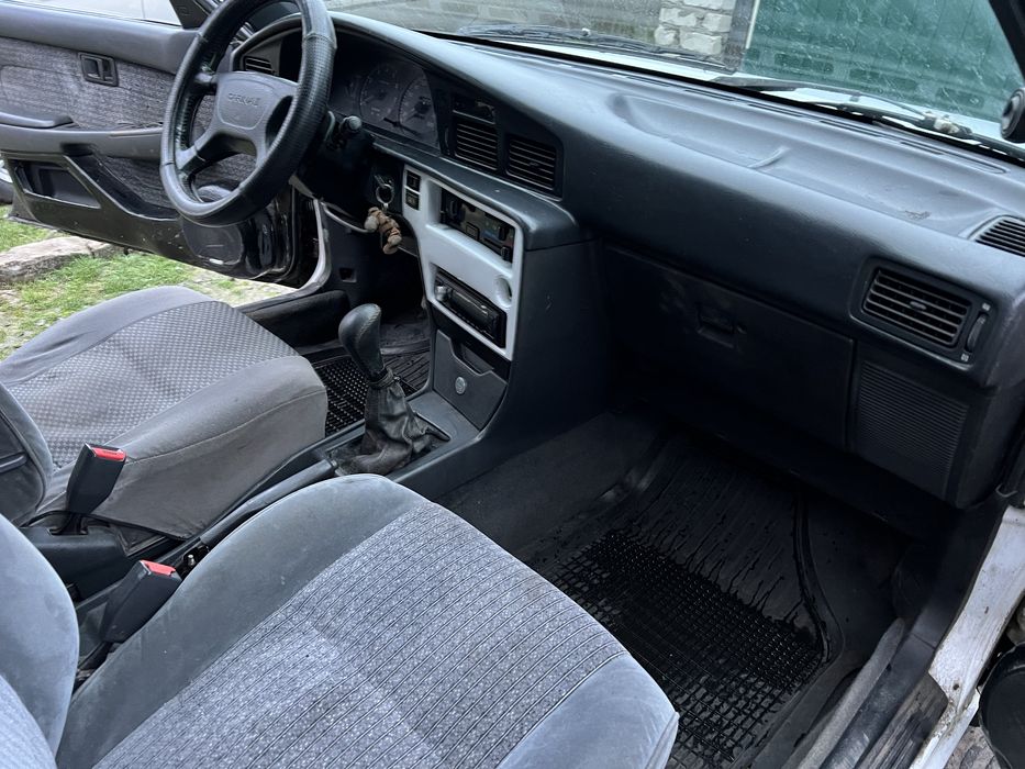 Toyota carina газ, бензин. На ходу