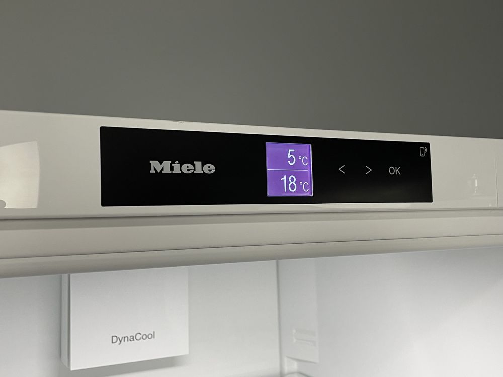 Холодильник з морозильною камерою Miele KF 7742/ 2023 року