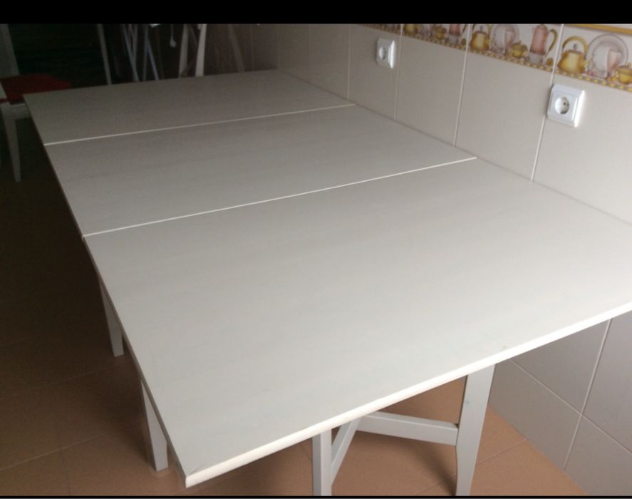 Mesa IKEA pinho maciço