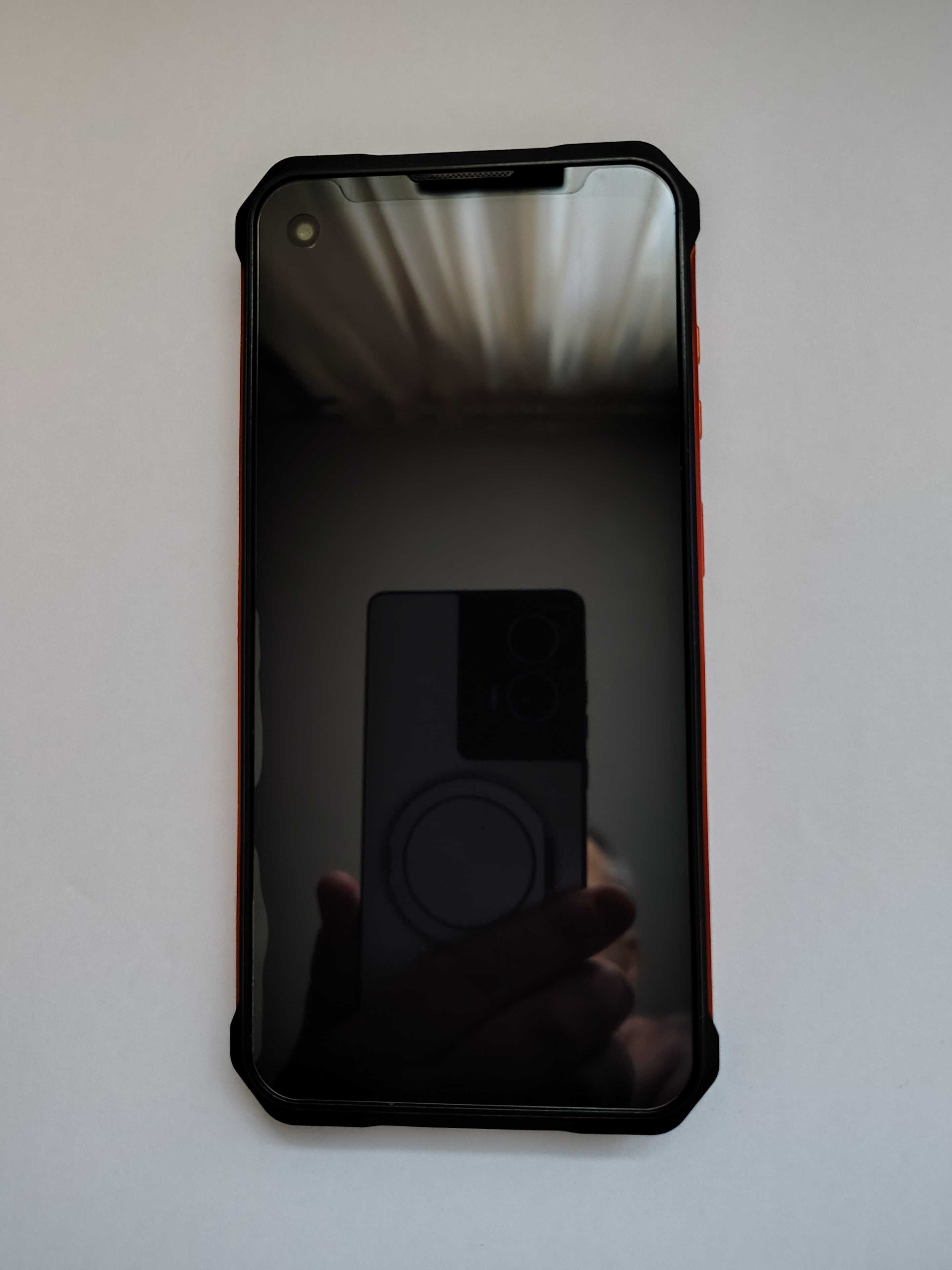 Захищений (броньований) смартфон Doogee V11