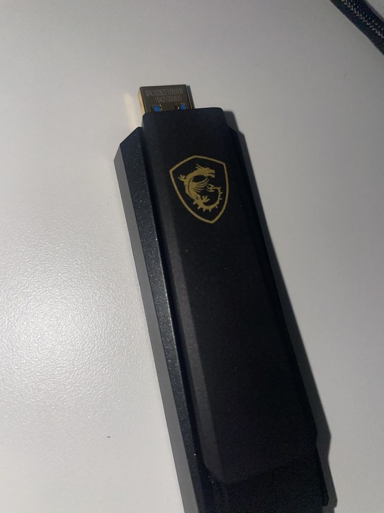 MSI AXE5400 - Mocna karta sieciowa usb.