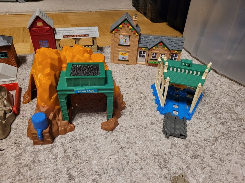 Tomek i Przyjaciele Trackmaster Budynki Stacje Tory Mega Zestaw