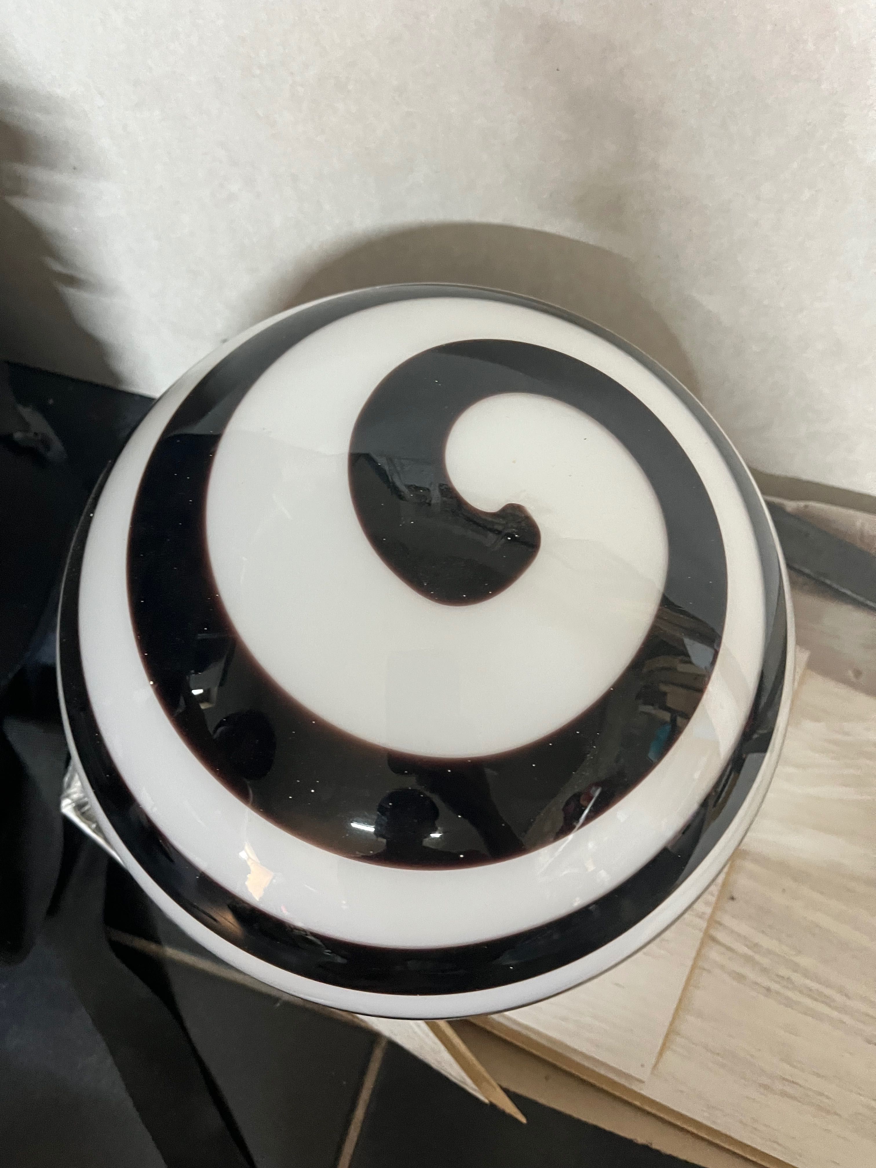 Spiral lamp cover