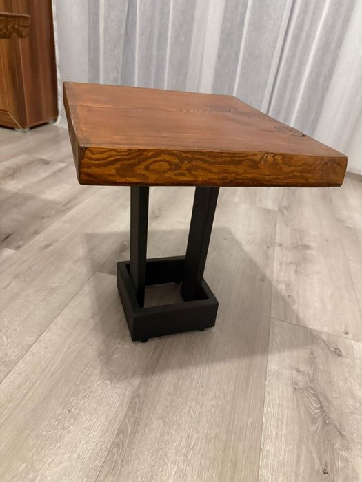 Stolik do salonu i ogrodu. Mocne Nogi SOSNA Industrialny / Loftowy