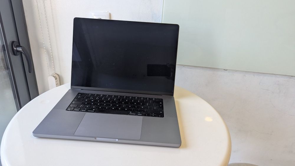 MacBook Pro M1 16