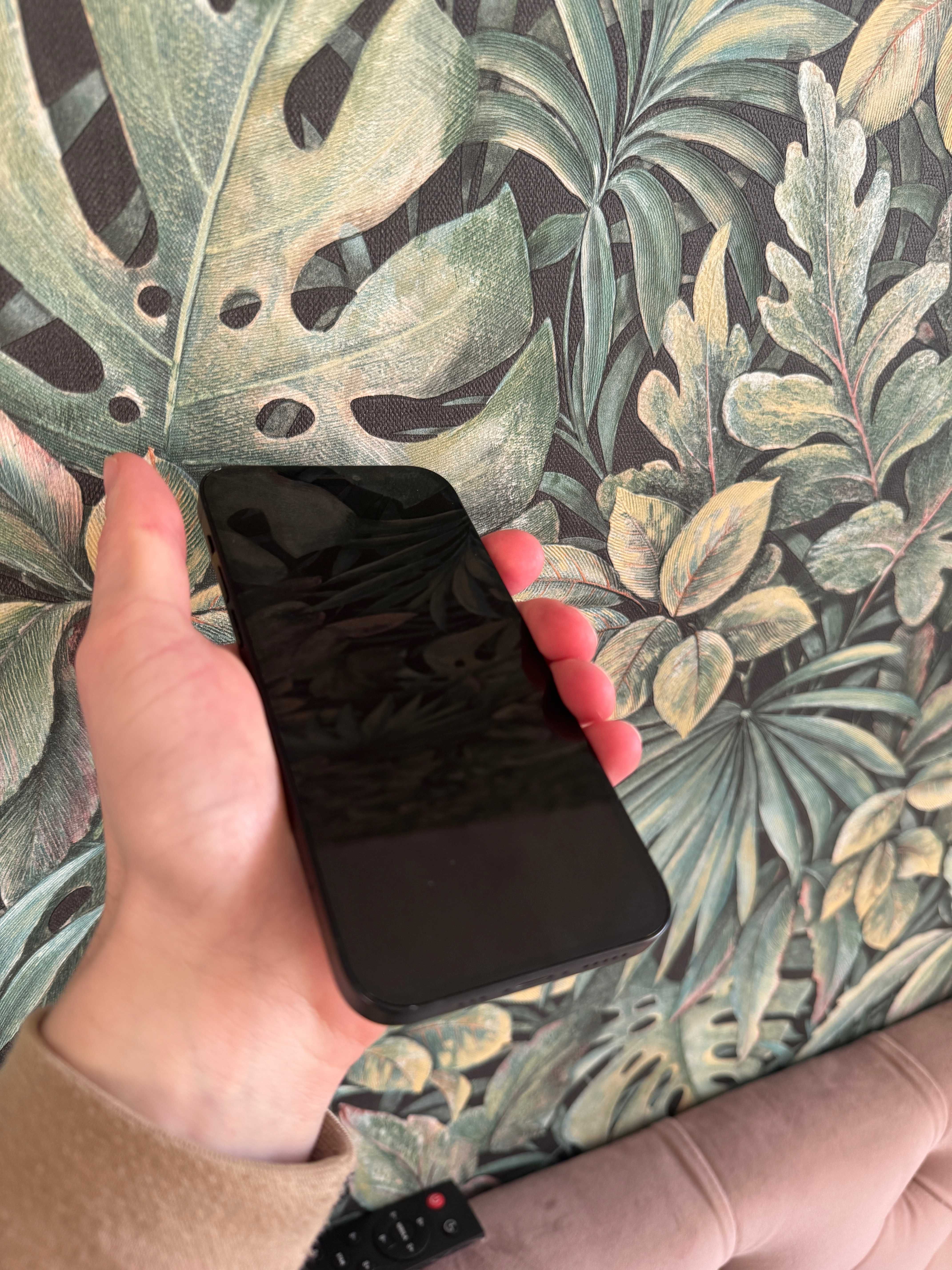 iPhone 12 Black 64GB Neverlock з повним комплектом 100% акумулятор