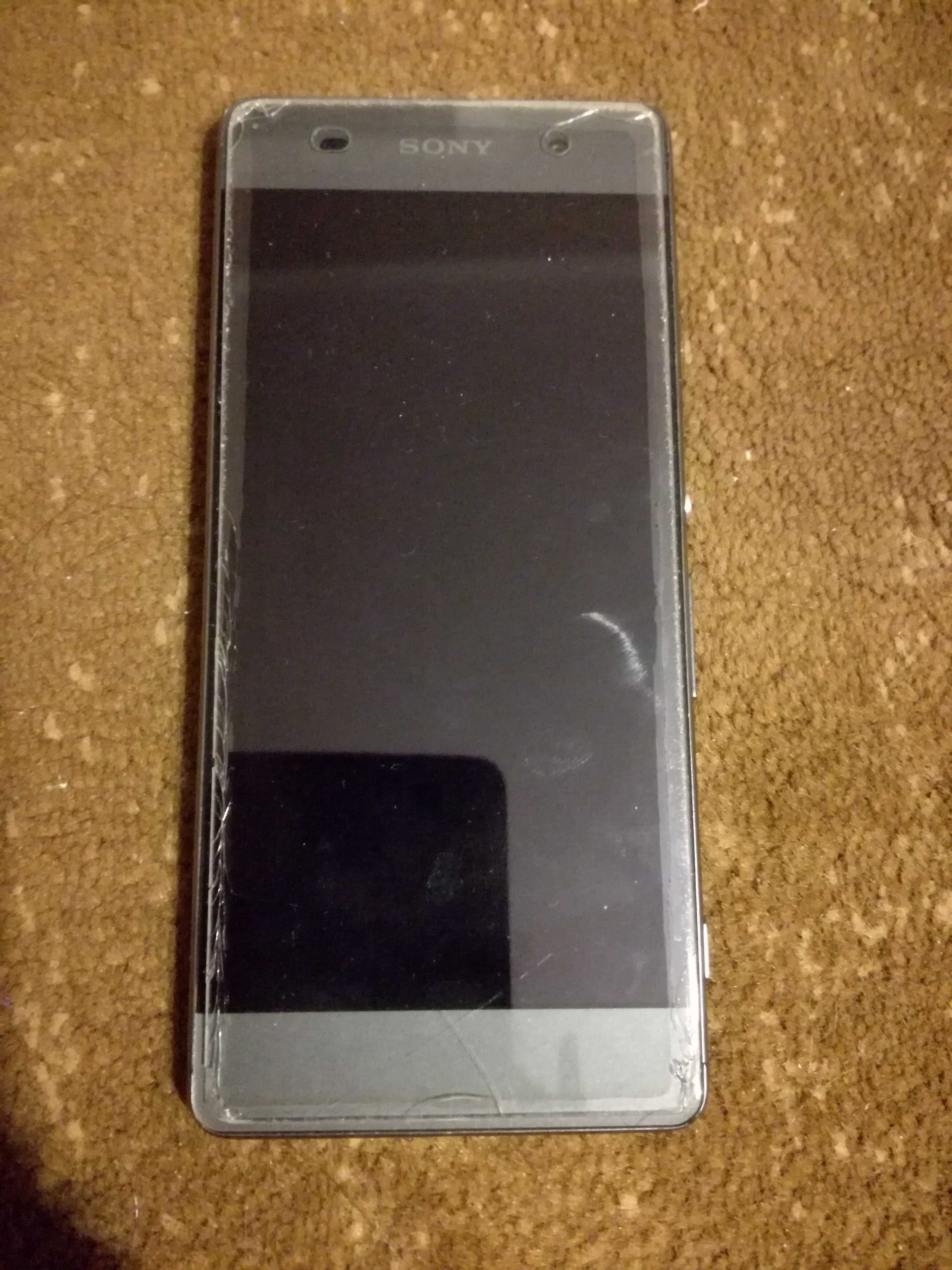 Smartfon Sony Xperia XA 2 GB / 16 GB