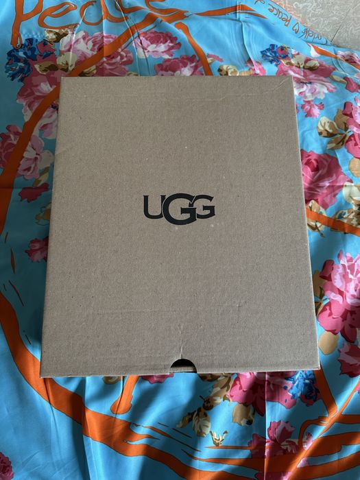 UGG натуральные замшевые с овчиной