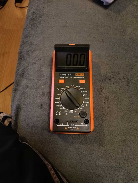 Miernik PROSTER BM4070 mierzy indukcyję pojemność rezystancję budowa