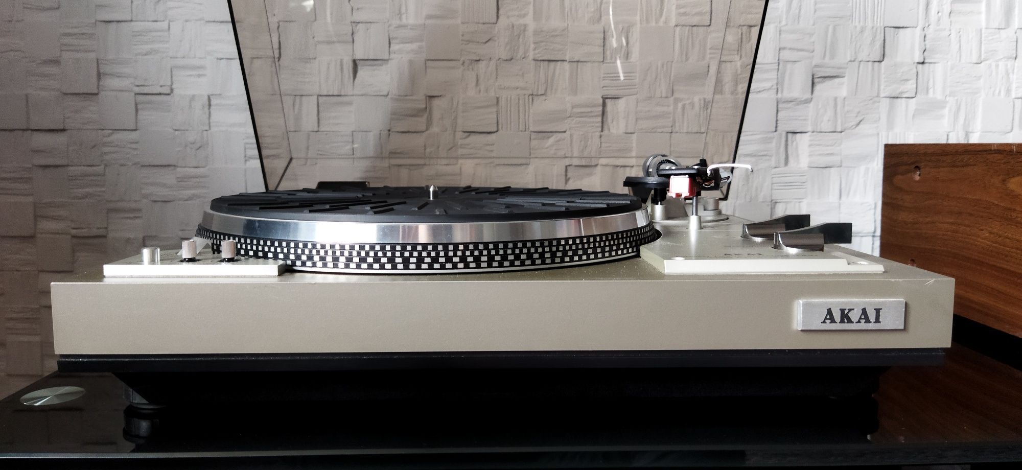 Gramofon Akai AP206 C