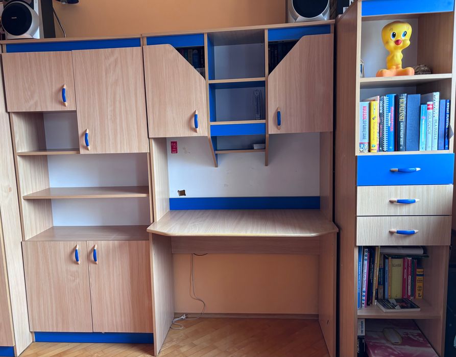 Zestaw mebli młodzieżowych