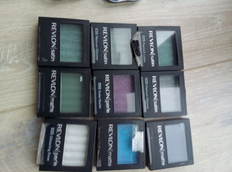Revlon luxurious color cień