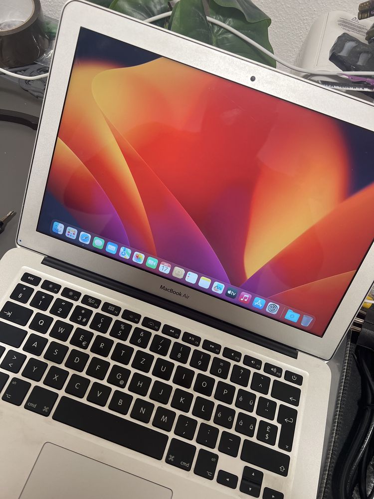 Macbook air core i5