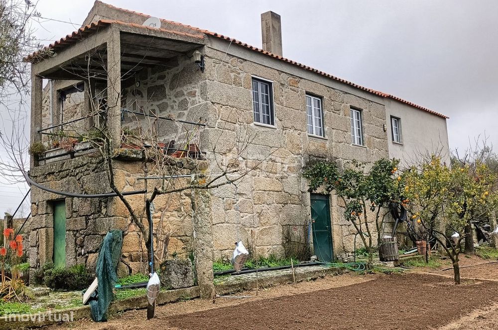 Moradia T1 com espaço exterior e vista magnífica para Serra da Estr...