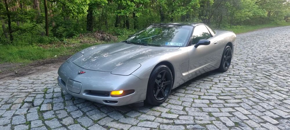 Chevrolet Corvette 5.7 V8 350KM