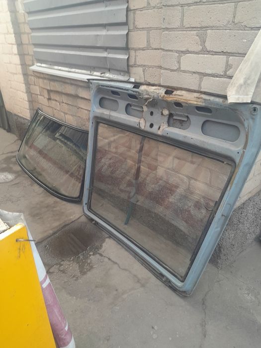 Продам стекла бу ваз 2101 и москвичь 2141
