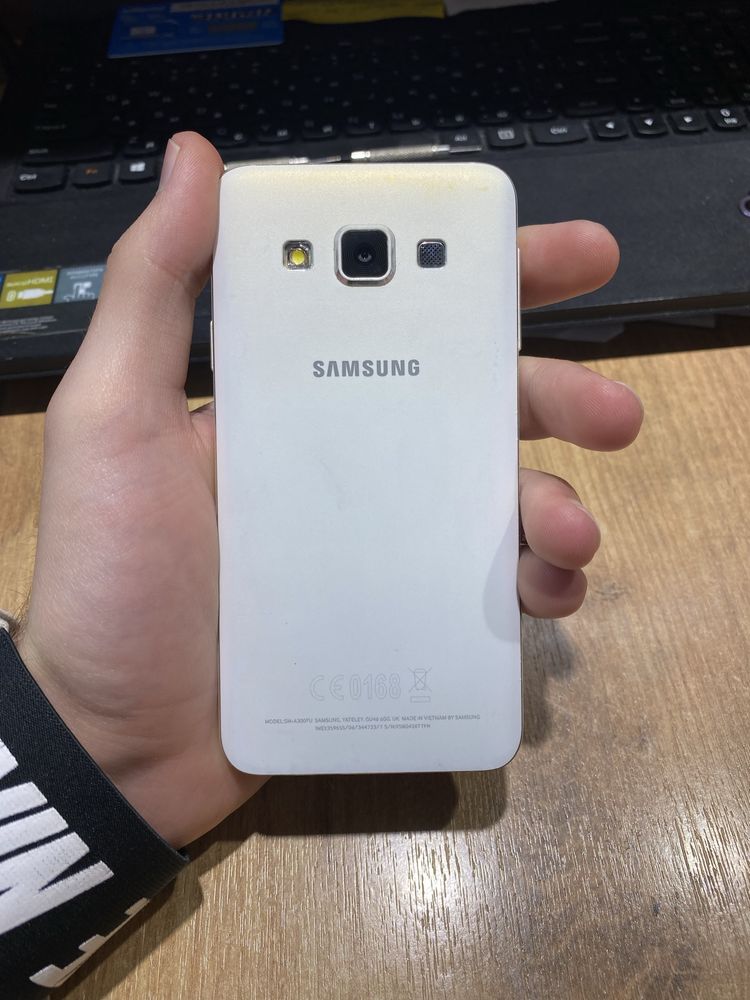 Телефон Samsung Galaxy A3(Naty Leo)