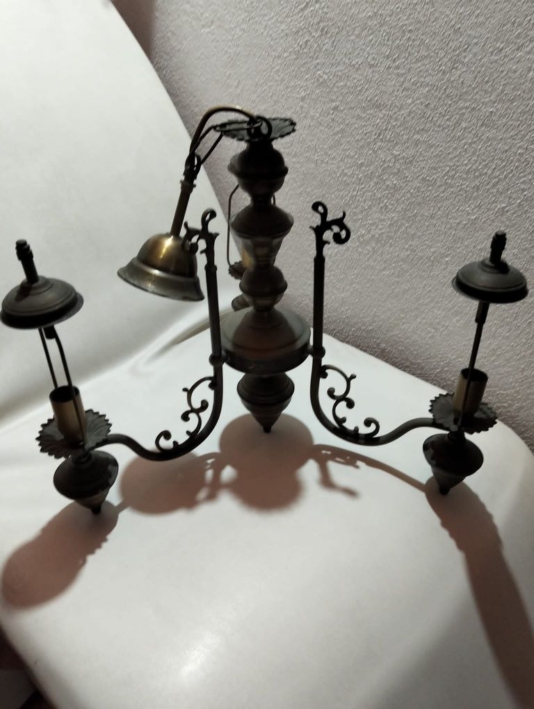 Vendo candeeiro de tecto e de mesa de cabeceira