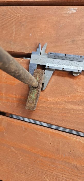 Stary zabytkowy młotek młoteczek