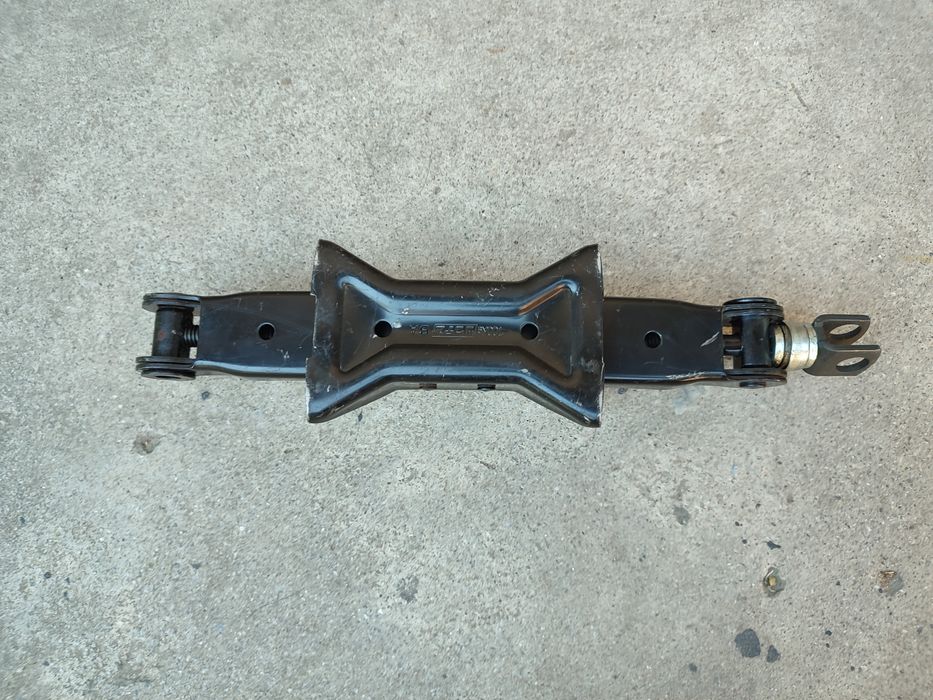 Домкрат Toyota Yaris тойота ярис